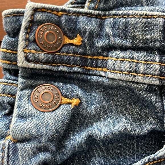 Girls size large 10/12 cat & Jack distressed blue Jean short overalls - Picture 2 of 8